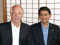 �u�t�Ǝ�ɂ̔��c